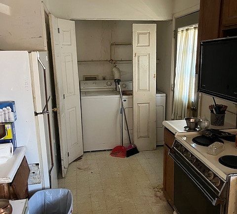 4th image of 774 Murdock Avenue