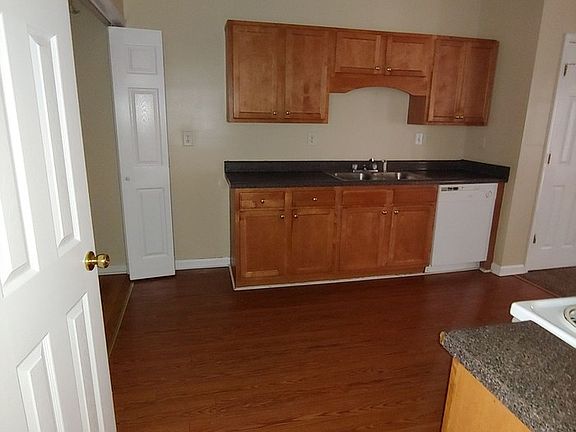 2nd image of 1729 Bob White Ln SE