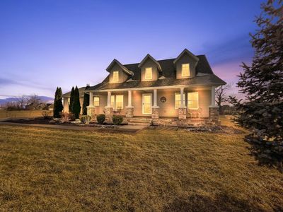 242 Bridgewater Ln, Valparaiso, IN, 46383