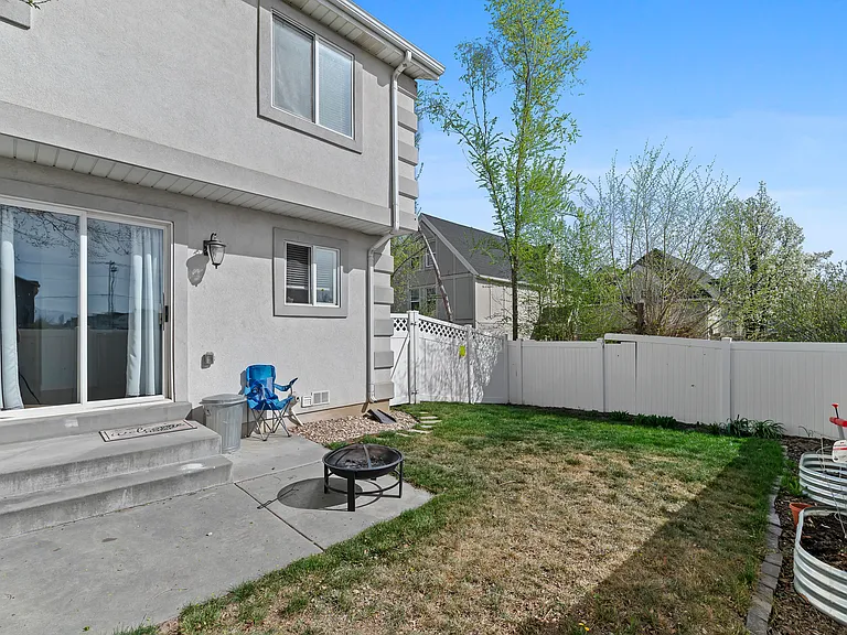 1003 N 1250 W — Photo 4
