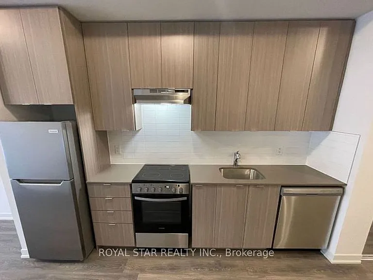 58 Sky Harbour Dr #116 — Photo 3
