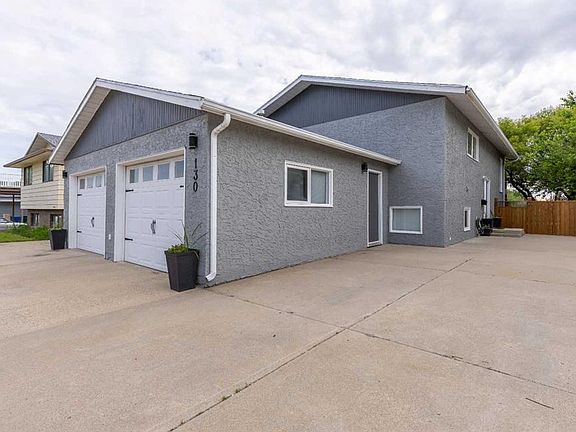 3rd image of 130 Chippewa Cres W