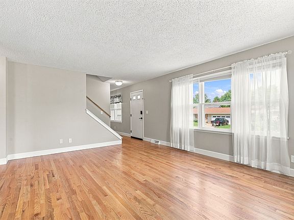 5th image of 3165 25th Ave