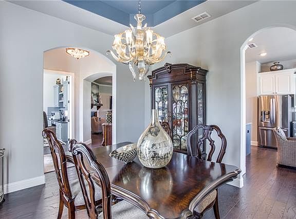 5th image of 1201 Artesia Ln
