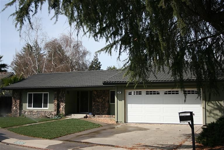 1st image of 905 Peachwood Ct