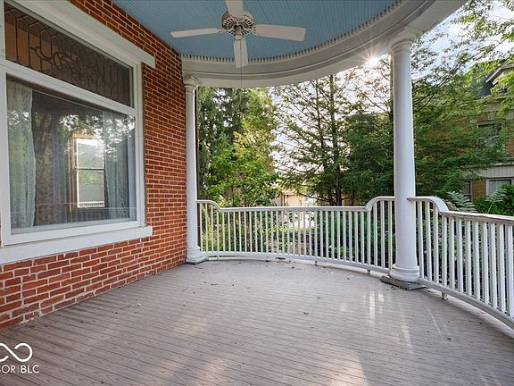 44th image of 524 W Sycamore St