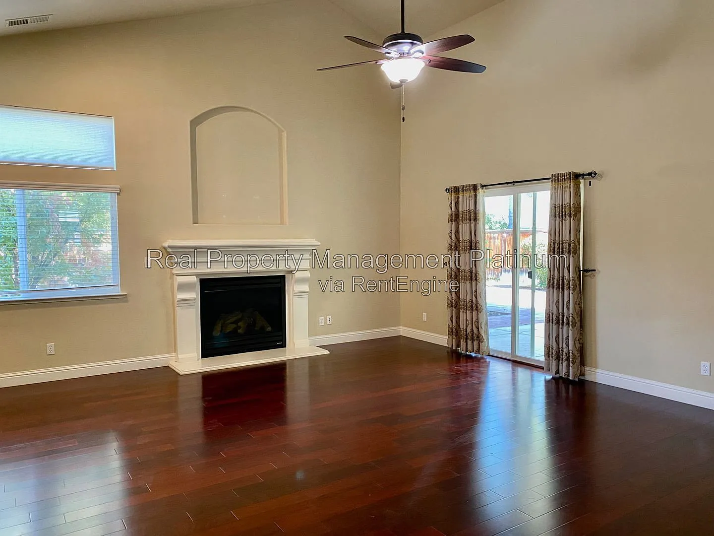 3 bed, 2.0 bath, 1712 sqft, $2,549 — Photo 4