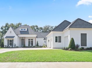 111 Leaning Oak Dr, Lafayette, LA 70508
