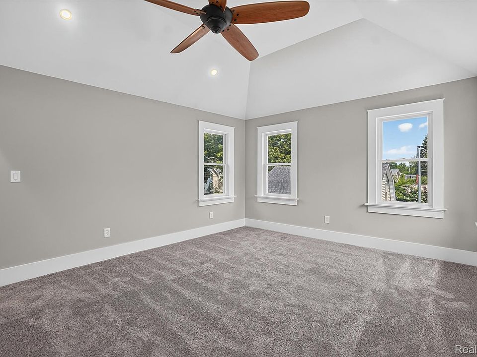 403 E Ellen St, photo 24