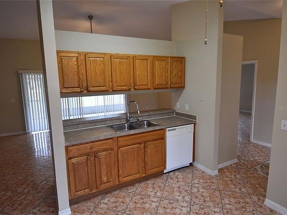 3rd image of 916 San Carlos Way