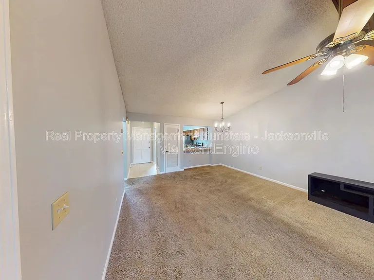 11256 Windtree Dr E — Photo 6