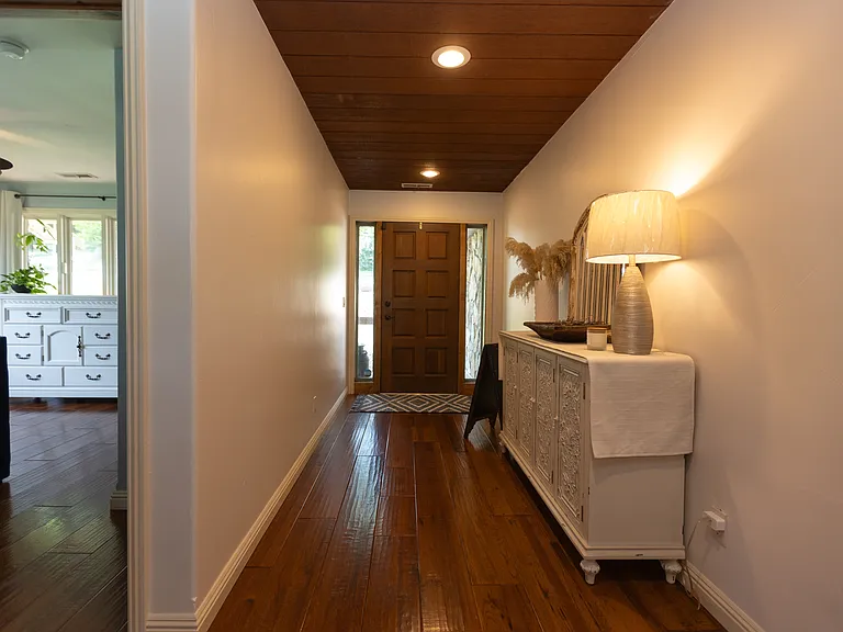 Edgewater Cir — Photo 25