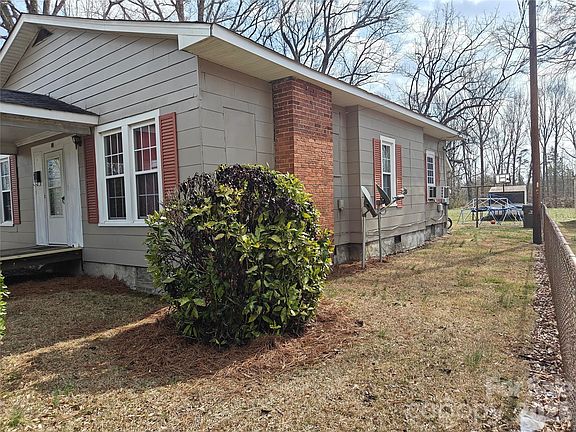 3rd image of 105 Long Ferry Rd