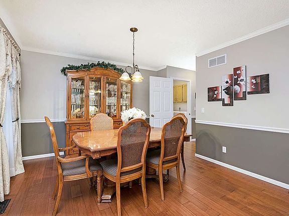 5th image of 4250 Amesbury Dr
