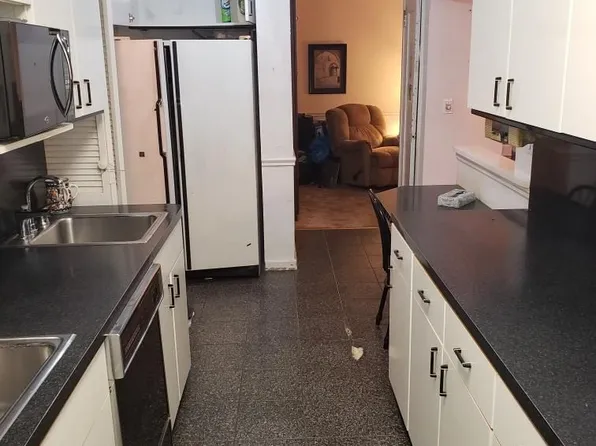 920 East 17th Street 208 image 7 of 7