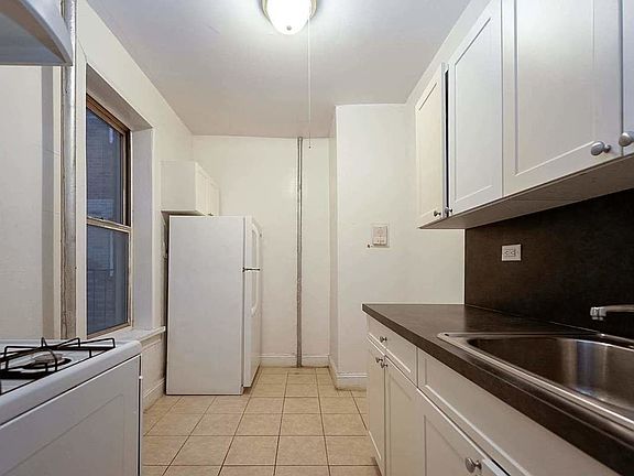 4th image of 1179 President St APT B3