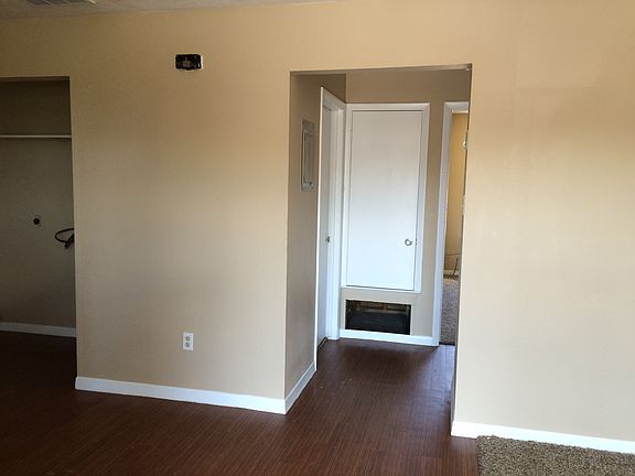 4th image of 1105 Westwood Ln APT 14B