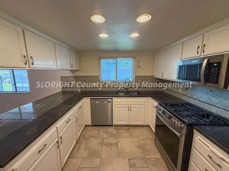 204 Ruby Ln — Photo 10