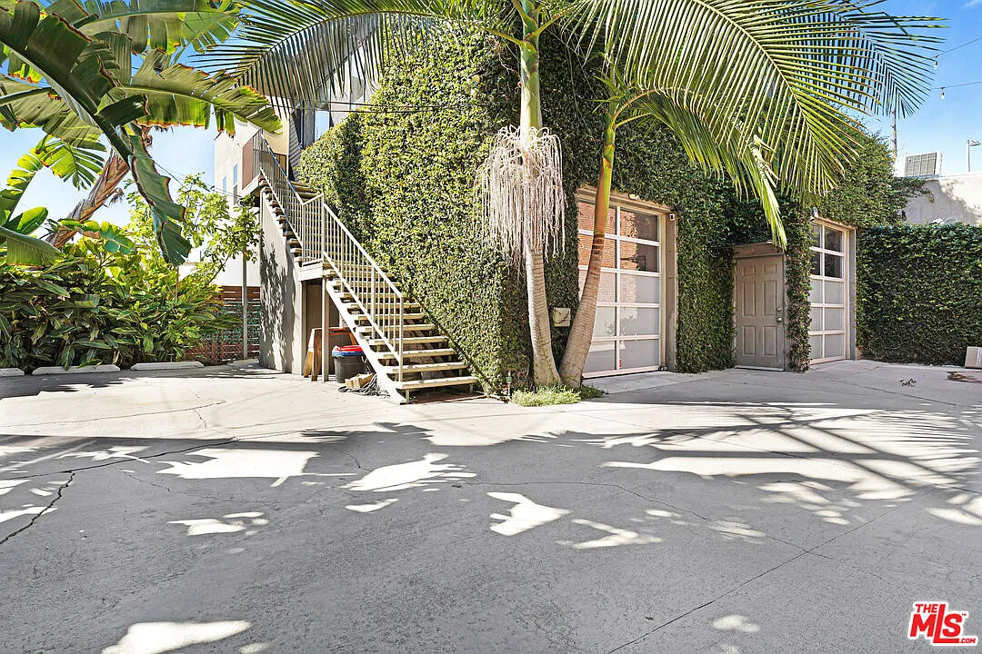 2 bed, 2.0 bath, 800 sqft, $2,600 — Photo 1