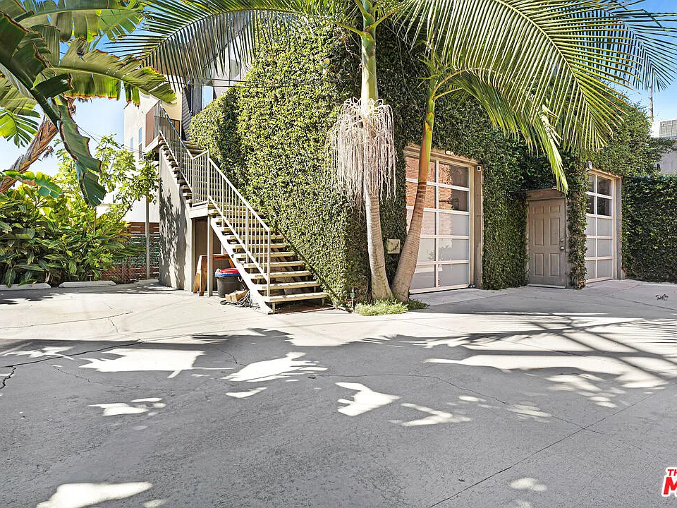 4870 1/2 W Adams Blvd