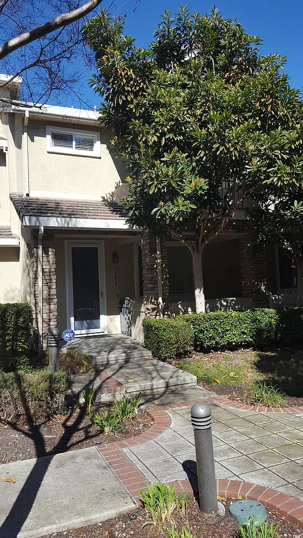 Dublin Sonoma Green - Beautiful Townhome 3 Bed, 2.5 Bath, new carpet, Community Pool — Photo 1