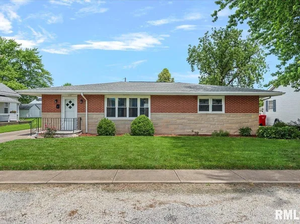 205 E 3rd St, Pleasant Plains, IL 62677