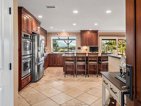 3rd image of 2862 Calmgarden Rd