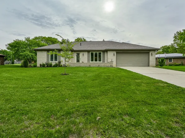 625 Valley Way Rd, Greenwood, IN 46142