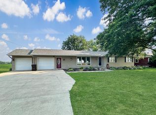 5292 W Pearl City Rd, Freeport, IL 61032