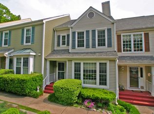 8204 Maple Ridge Ave, Springfield, VA 22153