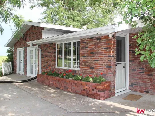 1011 10th St, Henderson, NE 68371