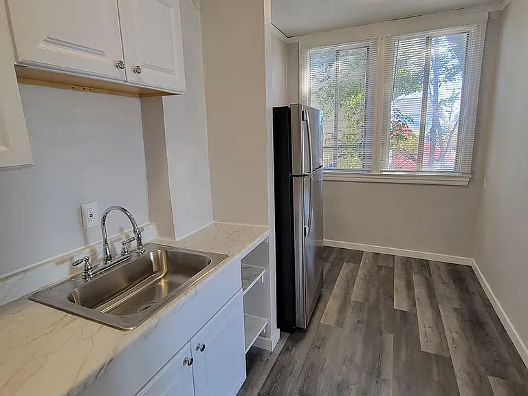 5800 Walnut St — Photo 5