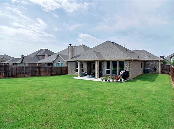 3rd image of 6812 San Antonio Dr