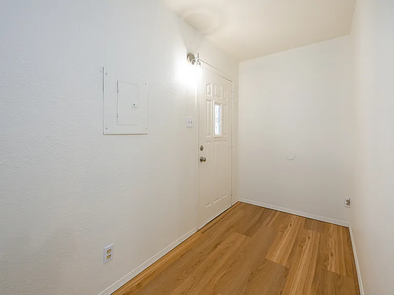 1908 Cleveland Blvd #1908 — Photo 20