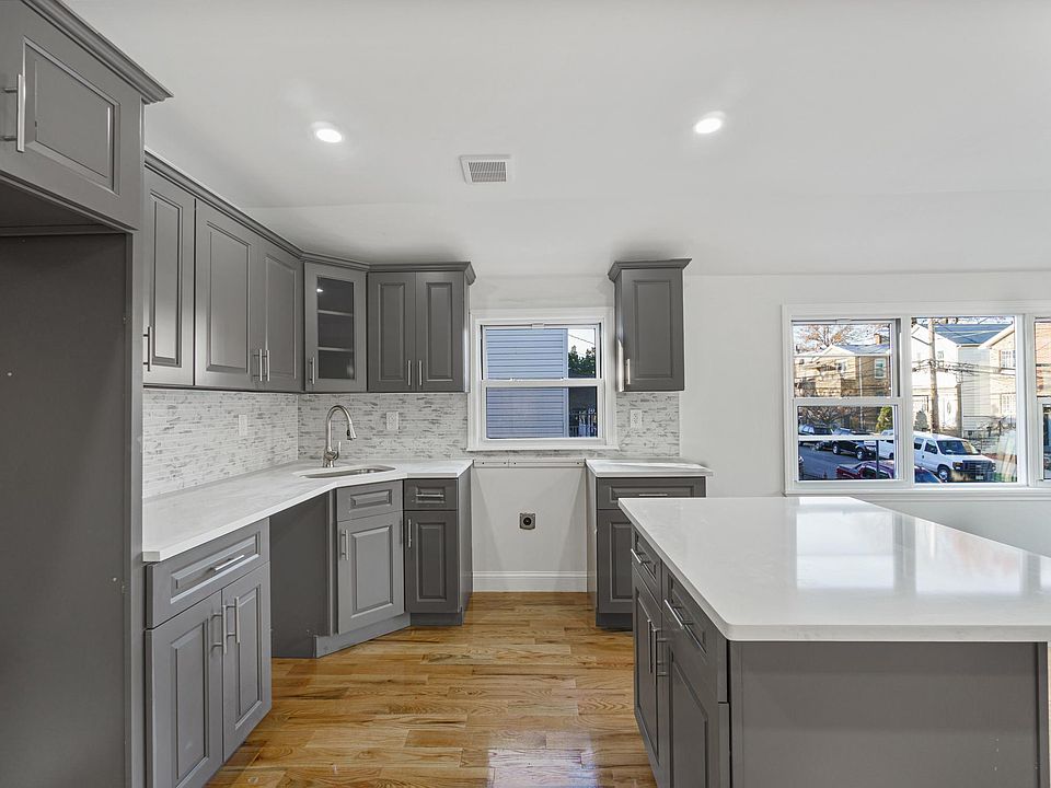 1st image of 822 Revere Ave #C