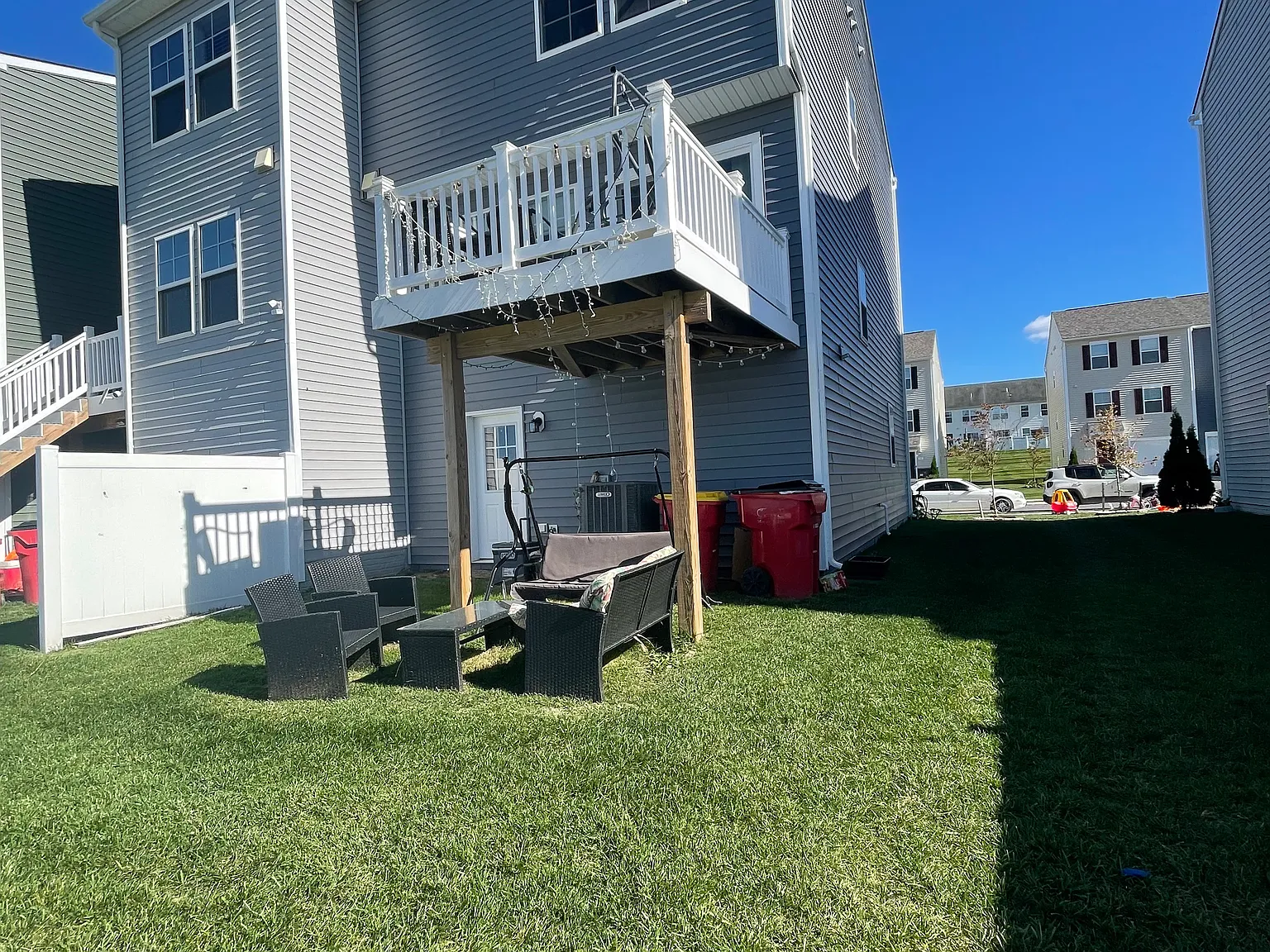 4 bed, 3.5 bath, 1900 sqft, $2,200 — Photo 3