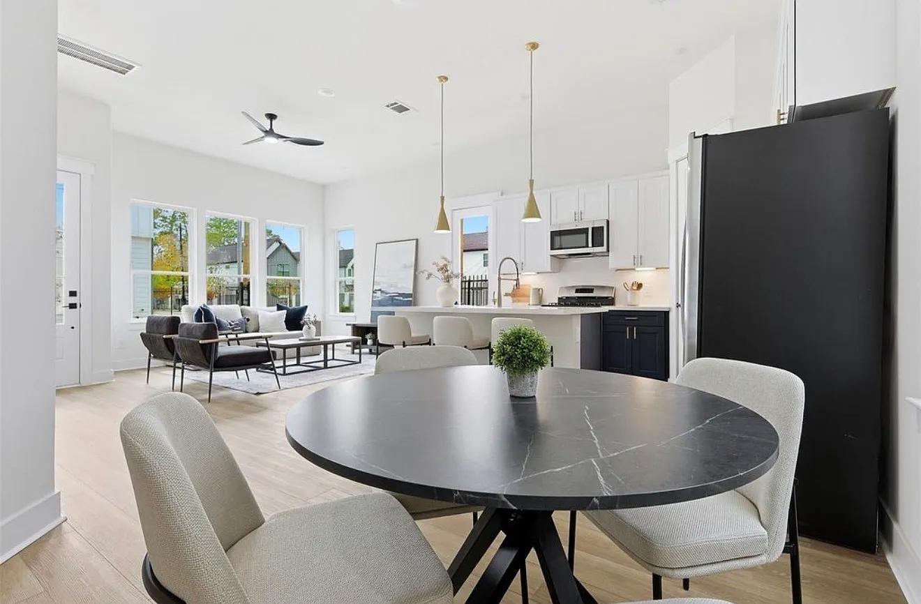 3 bed, 2.5 bath, 1560 sqft, $2,499 — Photo 3