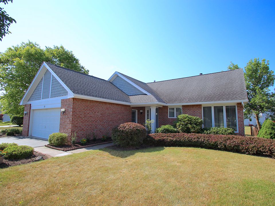 1st image of 19 Hayfield Way