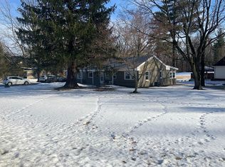 257 Circle Dr, Springfield, IL 62703