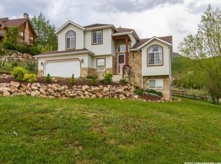 9516 Kelley Dr, Huntsville, UT 84317