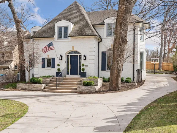 5131 Wooddale Gln, Edina, MN 55424