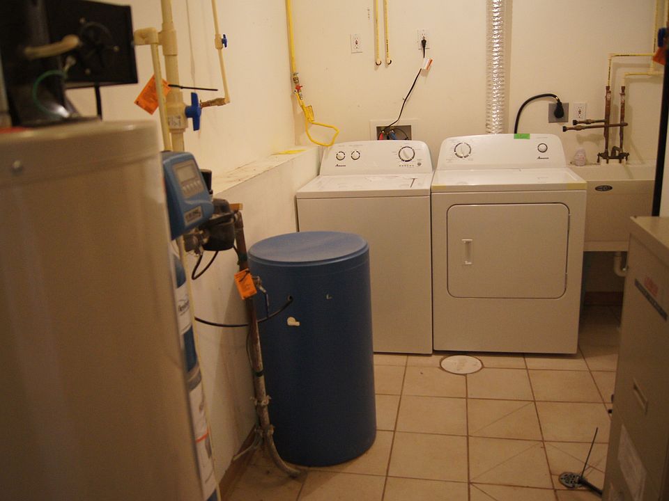 1st image of 1054 Vinyard Dr #1054