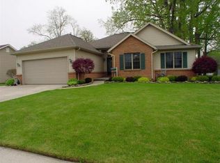 28 Hawthorne Dr, Delta, OH 43515