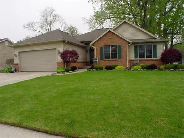 28 Hawthorne Dr, Delta, OH 43515