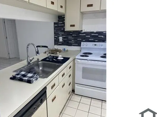 2720 W 63rd Pl Building 27, Hialeah, FL 33016