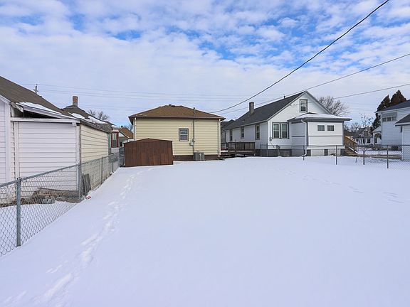 4th image of 1013 6th Ave