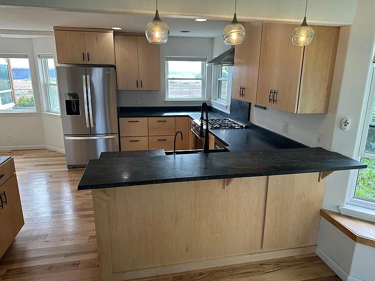 427 Edwards Dr — Photo 5
