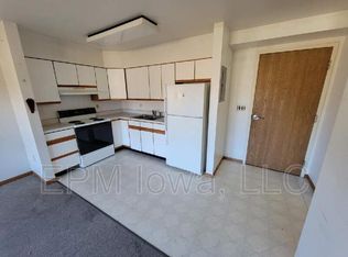 403 7th St SW #3, Hampton, IA 50441