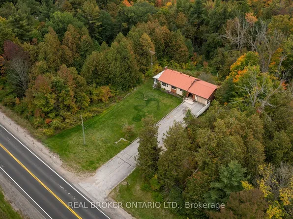 2086 Penetanguishene Rd, Springwater, ON L9X 1Z5