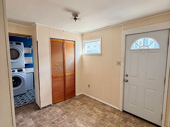4th image of 3116 Spruce Ave